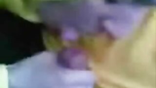 Cô gái phim xxx 14 sử dụng khốn để có được một người bạn gái