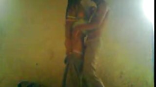 Audrey trong phim xxx lang man vườn cho đi dạo.