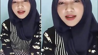 Cô gái tóc xxx lon to vàng chloe capri ngoài trời trơn dương vật và mặt